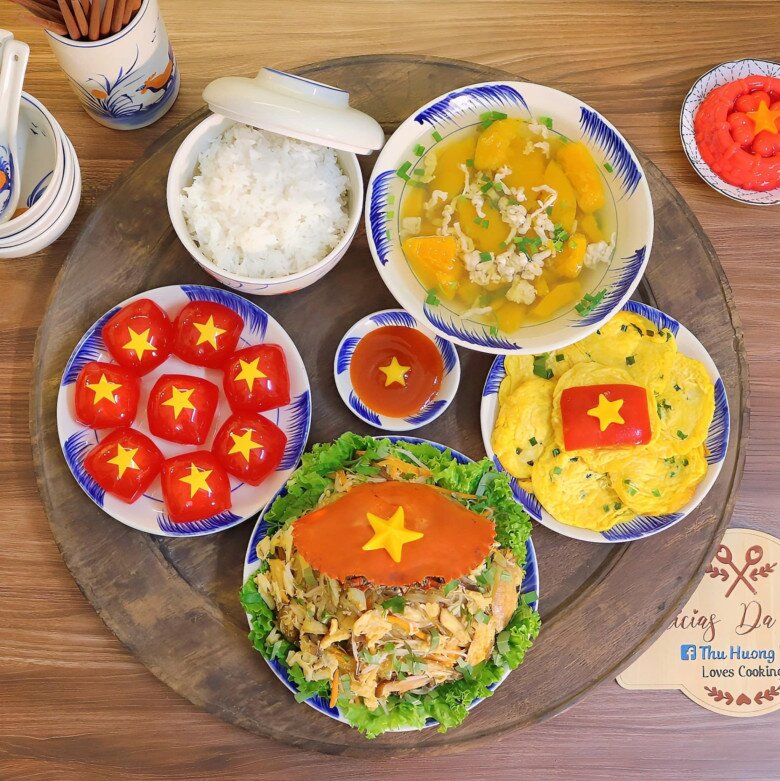 Những mâm cơm, chiếc bánh yêu nước của amp;#34;khối mẹ đảmamp;#34; rực rỡ dịp Quốc khánh 2-9 - 5