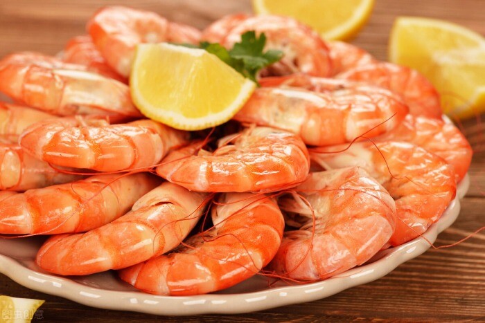 Để tôm luộc ngon như ngoài hàng, thả ngay quả này vào, con nào cũng thơm nức lên màu đỏ đẹp lại không tanh - 4