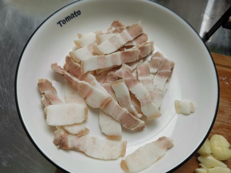 Đi chợ gặp rau siêu giàu vitamin C này mua ngay, xào kiểu này siêu ngon lại trôi cơm, tốt cho tiêu hóa - 1