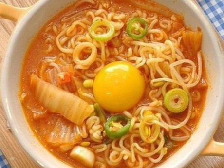 Những sự thật về mì tôm khiến bạn không thể nhìn mì như trước nữa