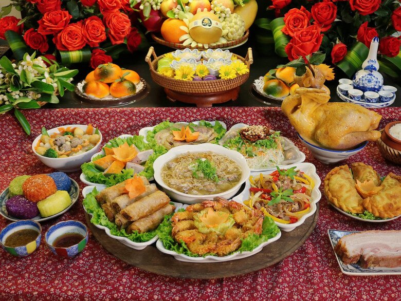 Mâm cỗ cúng Rằm tháng 7 có thể chuẩn bị nguyên liệu theo mùa cho tươi ngon.