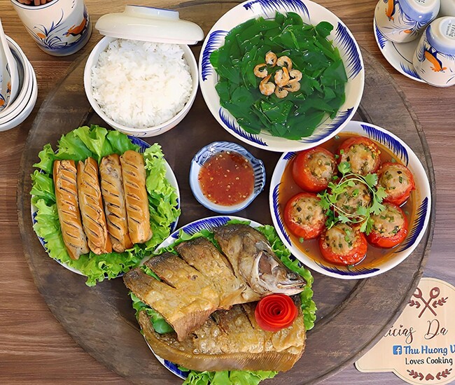 Thực đơn cơm tối hấp dẫn.
