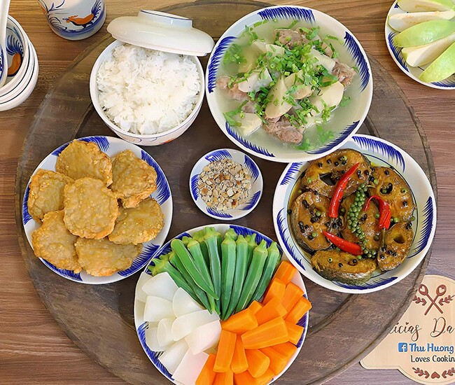 Thực đơn bữa tối đầy hấp dẫn.