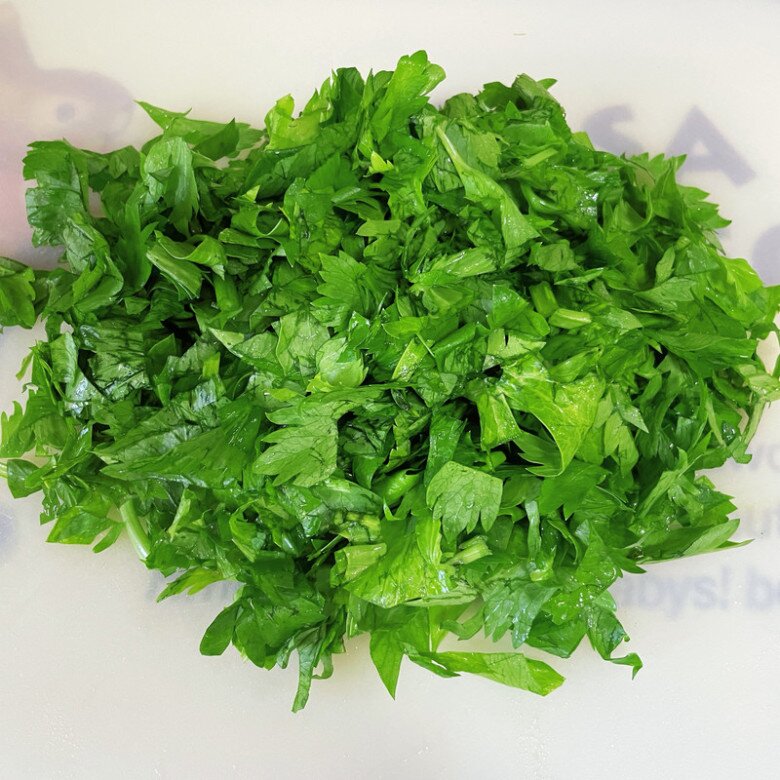 Không chỉ xào thịt bò hay mực, lá này xào cùng trứng tuyệt ngon, giàu dinh dưỡng, trôi cơm bất ngờ - 2