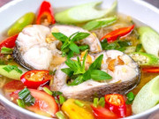 Bếp Eva - Nấu canh cá hay bị tanh, bếp trưởng tiết lộ: Chỉ cần làm theo bước này, canh thơm phức cả nhà ăn sạch nồi