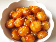 Rang tôm tuyệt đối không cho loại nước này, tôm bị mềm kém giòn ngon, đầu bếp mách nên thêm 2 gia vị