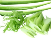 Bếp Eva - Chế biến dọc mùng, đem ngâm với loại nước này, nấu cả 100 lần cũng không bị ngứa