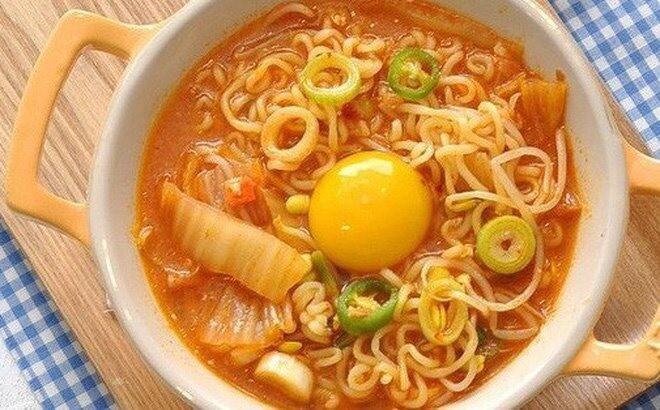 Những sự thật về mì tôm khiến bạn không thể nhìn mì như trước nữa - 1