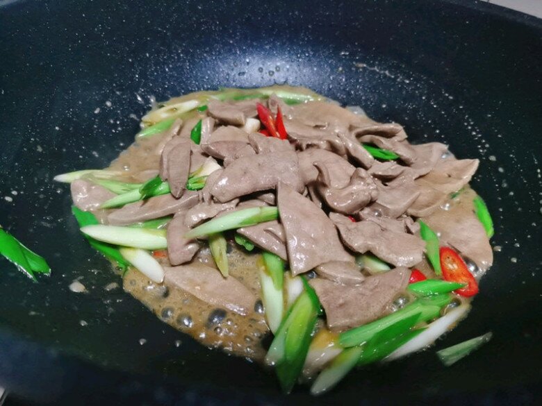Thứ này chỉ khoảng 60.000đ/kg, dinh dưỡng gấp 10 lần thịt lợn, tiếc là nhiều người không hiểu, đem xào cực ngon - 8