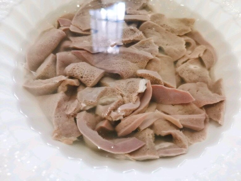 Thứ này chỉ khoảng 60.000đ/kg, dinh dưỡng gấp 10 lần thịt lợn, tiếc là nhiều người không hiểu, đem xào cực ngon - 4