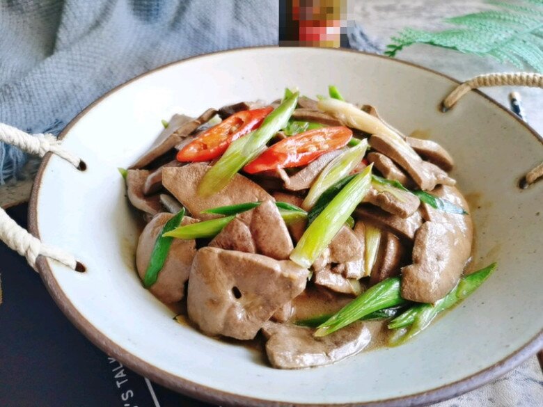 Thứ này chỉ khoảng 60.000đ/kg, dinh dưỡng gấp 10 lần thịt lợn, tiếc là nhiều người không hiểu, đem xào cực ngon - 9