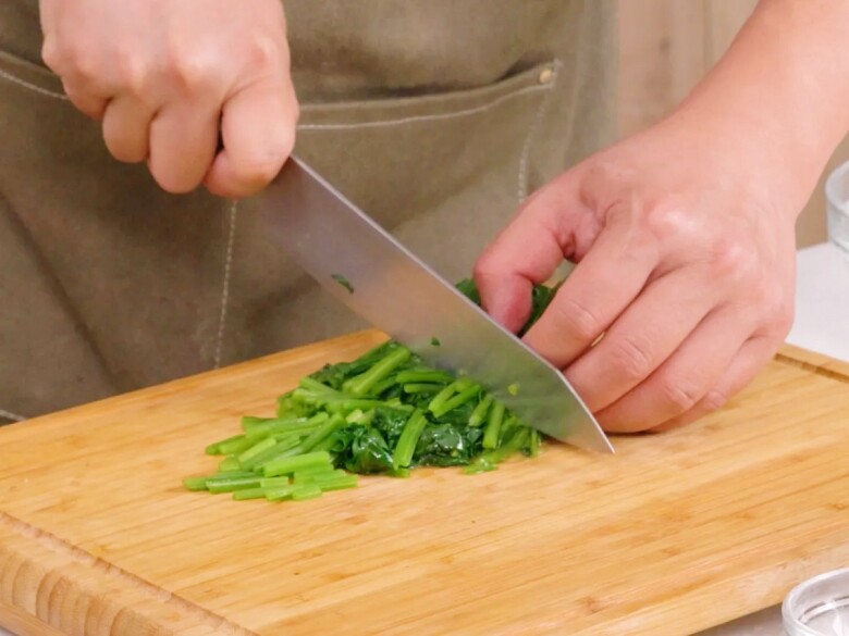 Trứng đem nấu với loại rau bán đầy chợ nhưng vitamin K gấp 60 lần trứng vịt được món thanh mát, dễ ăn lại siêu bổ - 2