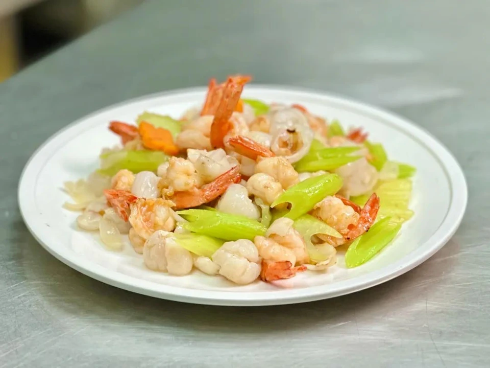 Vải xào tôm.