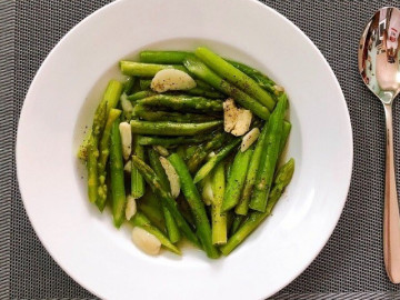 Loại cây nhọn như chông mệnh danh là rau hoàng đế, siêu giàu axit folic, nấu món gì bà bầu ăn cũng bổ