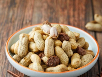 Luộc lạc chỉ cho nước lã là chưa chuyên nghiệp, thêm 2 bước này củ nào cũng thơm bùi, có vị độc đáo