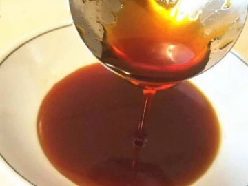 Thắng nước hàng, cho đường hay nước vào trước, sau 30 năm tôi mới biết mình làm sai, đầu bếp mách cách chuẩn