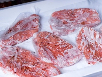Thịt mua về đừng cho ngay vào tủ lạnh, bôi thêm thứ này lên, thịt để được lâu, lúc nào cũng tươi như mới