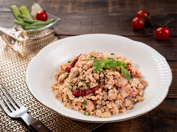 Cập nhật menu back-to-school với món Gỏi gà Mỹ băm kiểu Thái thơm ngon