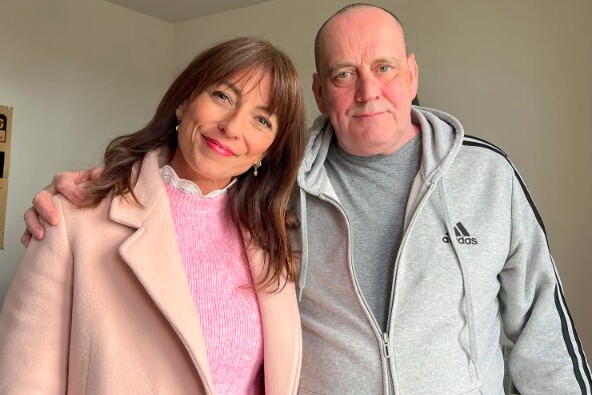 Người dẫn chương trình Long Lost Family Davina McCall và ông Peter Macdonald.