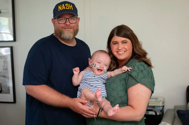 Em bé amp;#34;hạt tiêuamp;#34; sinh non nhất thế giới, nặng chưa đầy 3 lạng giờ ra sao? - 2