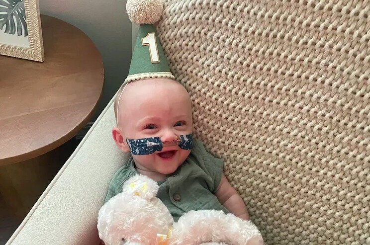 Em bé amp;#34;hạt tiêuamp;#34; sinh non nhất thế giới, nặng chưa đầy 3 lạng giờ ra sao? - 3