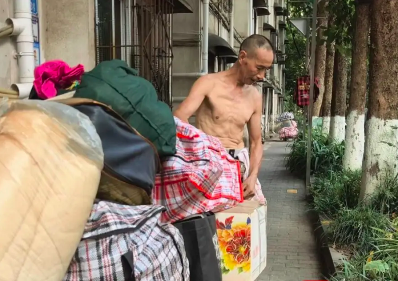 Ông Li Fengyuan đến Trùng Khánh làm bangbang đã được 31 năm.