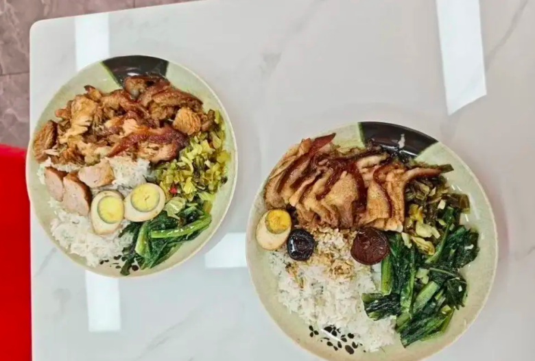 Ông chủ với những amp;#34;suất cơm mật mãamp;#34; kéo cả chục năm qua khiến dân mạng không ngớt lời khen ngợi - 2