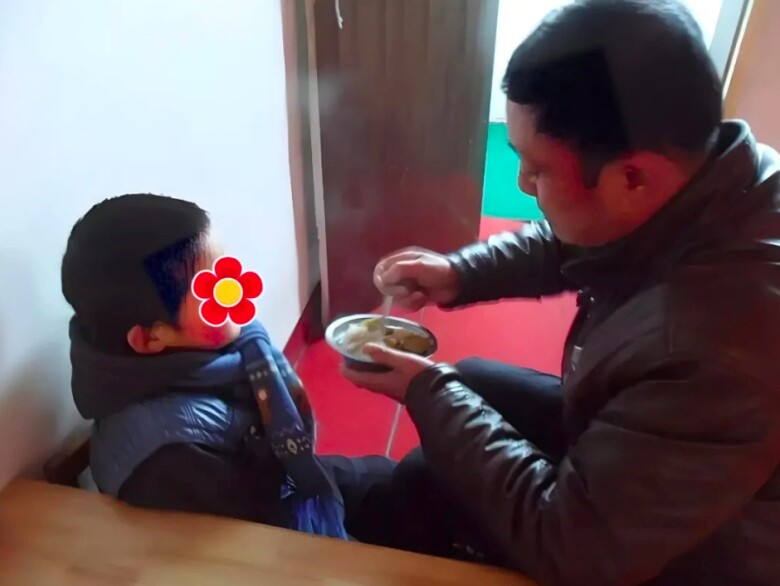 Ông Hu Daoyu rất hiểu nỗi đau của các gia đình có con khuyết tật.