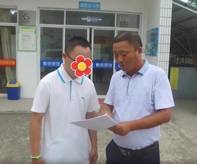 Ông Hu Daoyu bắt đầu huấn luyện phục hồi chức năng cho con trai mình khi cậu bé mới 4 tuổi.