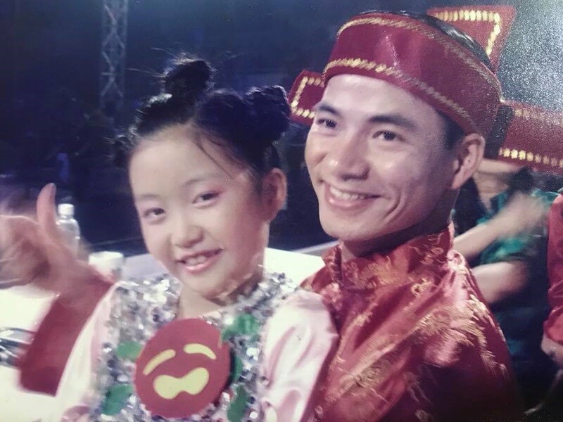 Gần hai mươi năm trước, Đồ Rê Mí ra đời như một sân chơi âm nhạc đặc biệt dành cho thiếu nhi và nhanh chóng trở thành chương trình thực tế thuần Việt ăn khách bậc nhất của VTV.
