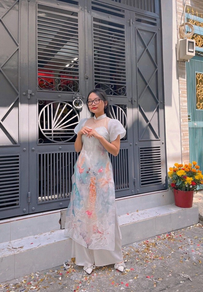 Phương Mỹ Chi cho biết cô muốn giữ gia đình gần nhau, không tách biệt từng người ra ở riêng, vì thế căn nhà mới vẫn duy trì tinh thần sống tập thể như trước, nhưng cải thiện đáng kể về điều kiện sinh hoạt.