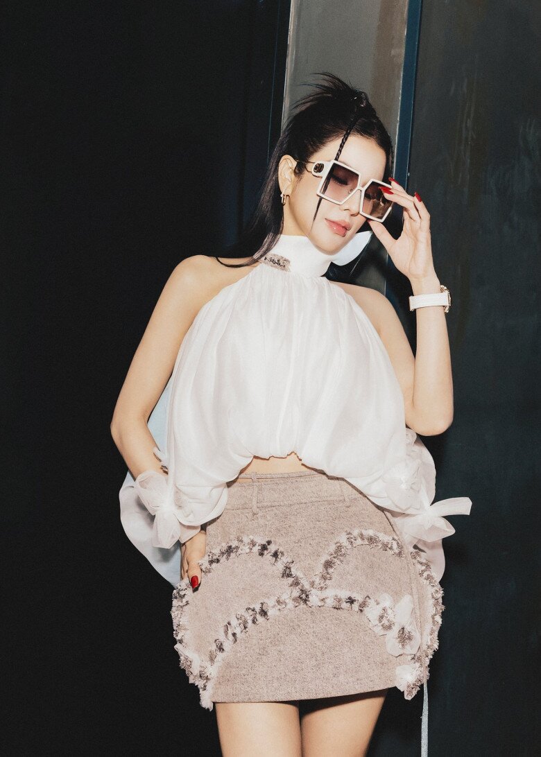 Bà mẹ 2 con Diệp Lâm Anh đã đối mặt nhiều sóng gió đời tư.