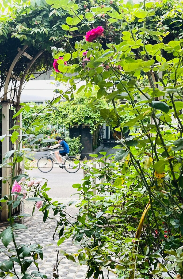 Bà mẹ trong phim Mưa Đỏ ngoài đời có cơ ngơi 4 tầng cực xinh, nhưng con gái từng nói không muốn bước vào nhà - 6