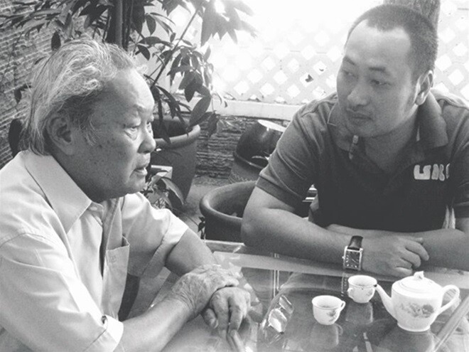Đạo diễn Dũng Khùng và bố - nhà văn Nguyễn Quang Sáng.