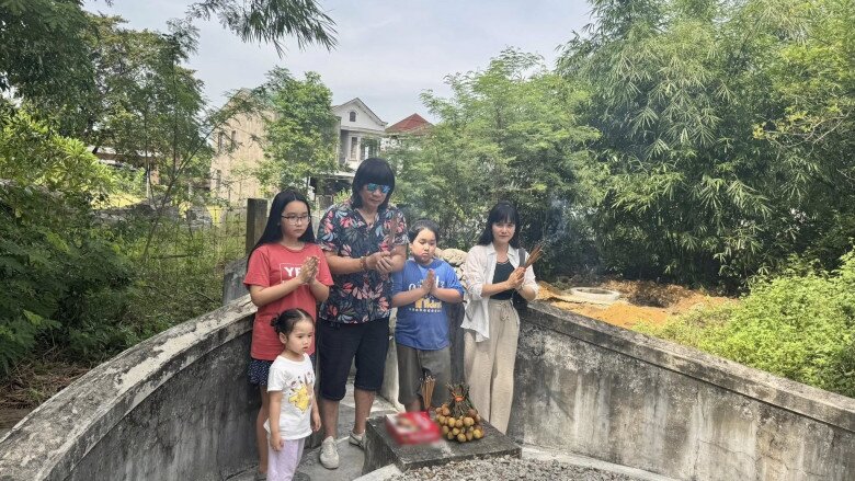 Bố ruột NSƯT của siêu mẫu Hà Anh: Vẫn là amp;#34;bố bỉmamp;#34; phong độ tuổi 70, không ngại chung khung hình với vợ cũ - 10