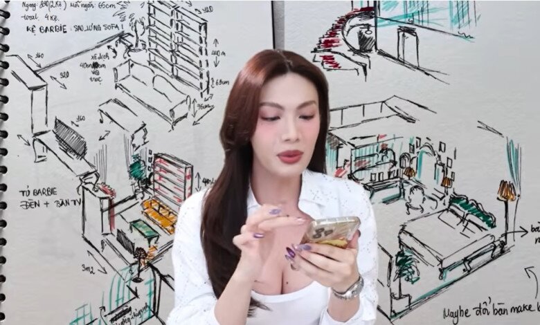 Giọng ca The Voice đã tự vẽ tay bản vẽ và gửi cho kiến trúc sư. Cô nói, từ nhỏ đã ở thuê nhiều nơi và đi đâu cũng na theo những món đồ lỉnh kỉnh: Để không đánh mất bản thân, đi đến đâu tôi cũng decor đúng một kiểu.