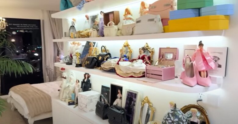 Học trò thân thiết của Hồ Ngọc Hà còn nhắn nhủ tới những cô gái trẻ rằng: Mái ấm đẹp nhất không nằm trong lời hứa của ai khác, mà nằm trong bàn tay bạn. Chung thủy với chính mình là biết tin vào năng lực của bản thân. Và ngôi nhà tự thân sẽ mãi là minh chứng: Bạn có thể tự dựng nên hạnh phúc, thay vì ngồi chờ nó được trao tặng.