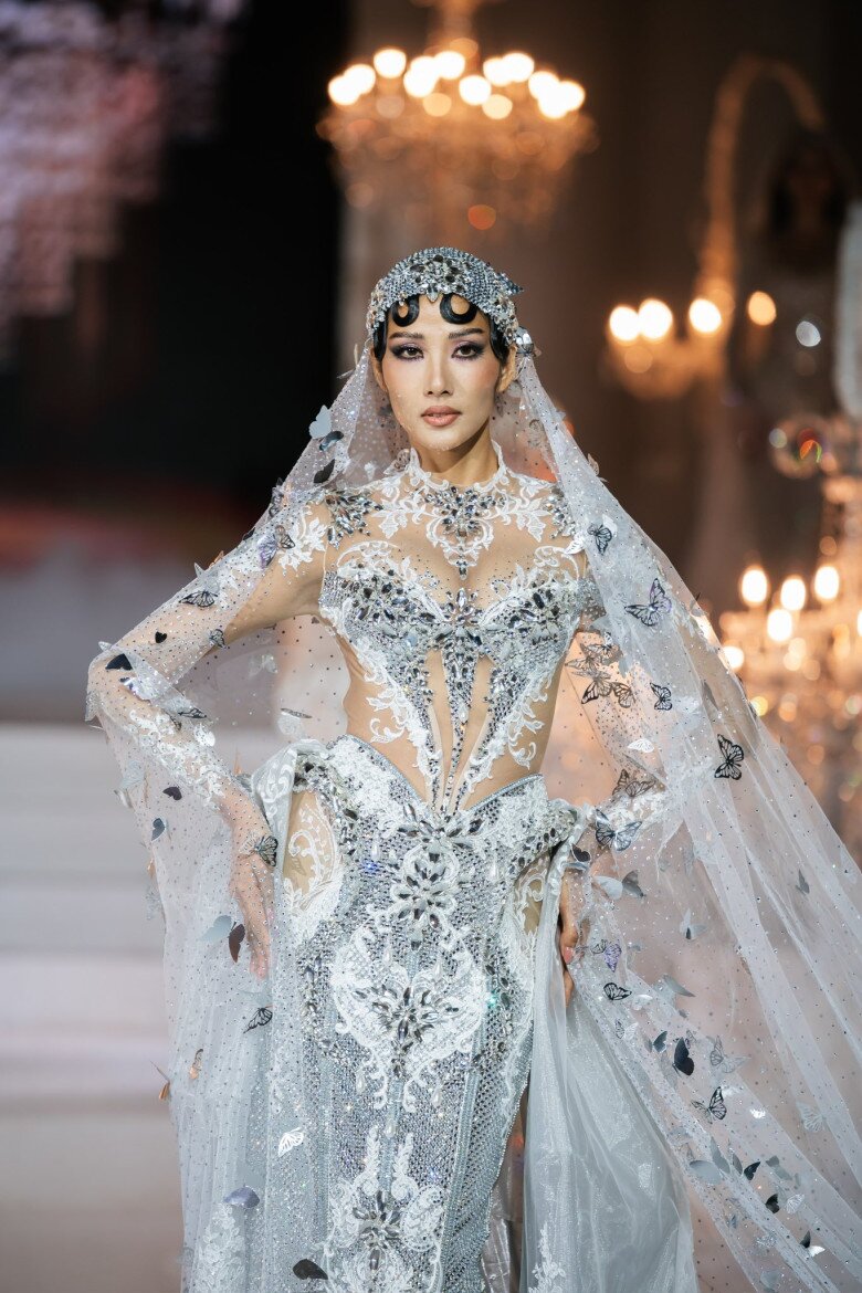 Chính những khó khăn của gia đình khiến cô quyết tâm thay đổi cuộc đời.