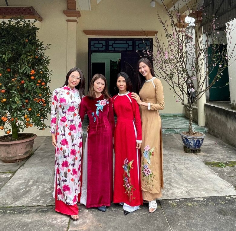Siêu mẫu và các chị em.
