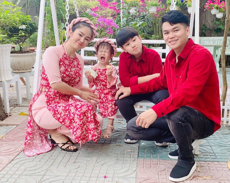 Trung Kiên rất nghiêm khắc với cả con chung, con riêng của vợ.