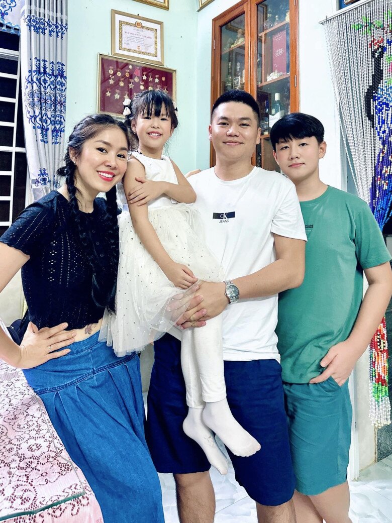 Vợ chồng Lê Phương đã nhiều căng thẳng vì mâu thuẫn trong cách dạy Cà Pháo.