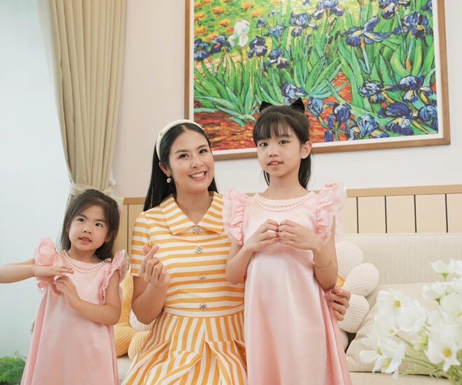 Tâm sự trong hội nhóm dành cho các tín đồ nghiện nhà, Ngọc Hân tâm sự khi nhận bàn giao căn hộ, cô thấy diện tích 58m2 hơi bé và phân vân nếu thêm bộ sofa, bàn ăn gia đình như thông thường thì hơi bí, cảm giác ngợp nhiều đồ.