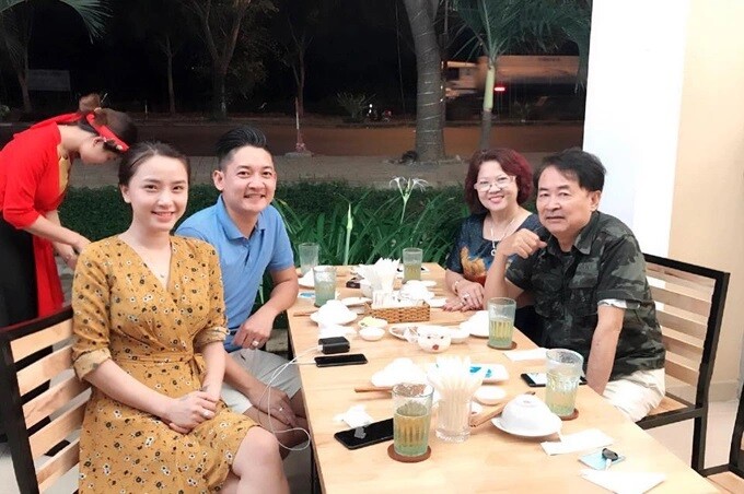 Nam nghệ sĩ từng tặng Hải Băng 2 cây vàng.