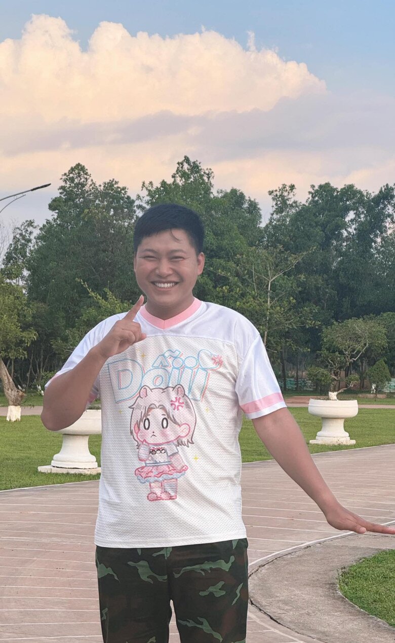 Một hình ảnh Mũi trưởng Long đăng tải cách đây không lâu với chiếc áo được Hậu Hoàng tặng.