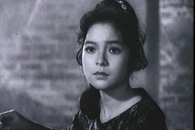 Bà đã xuất hiện trên màn ảnh từ khi còn ít tuổi.