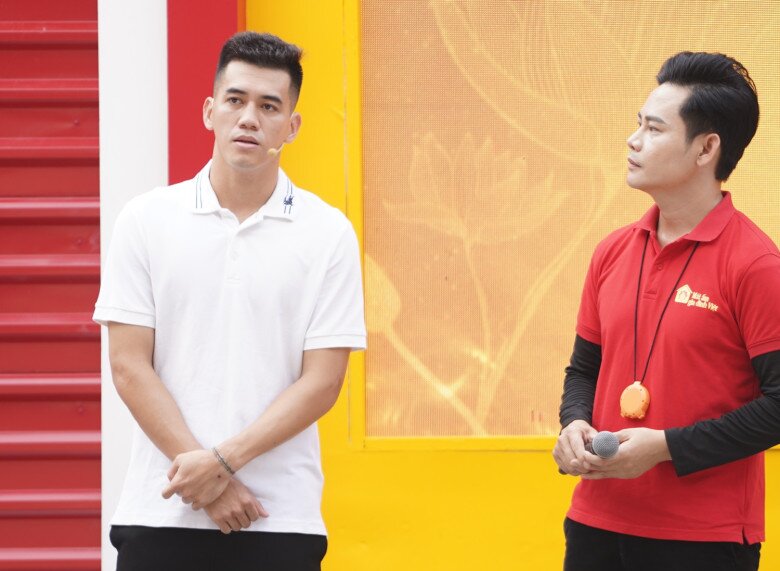 Cầu thủ Tiến Linh tiết lộ gia cảnh trên truyền hình.