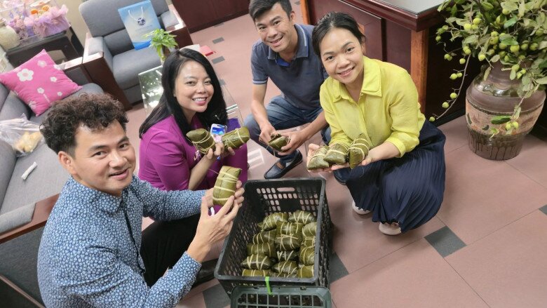 NSND Xuân Bắc đói bụng lúc nửa đêm, chỉ có nồi mắm dân dã với cơm nguội cũng thấy mọi thứ amp;#34;lung linhamp;#34; - 10