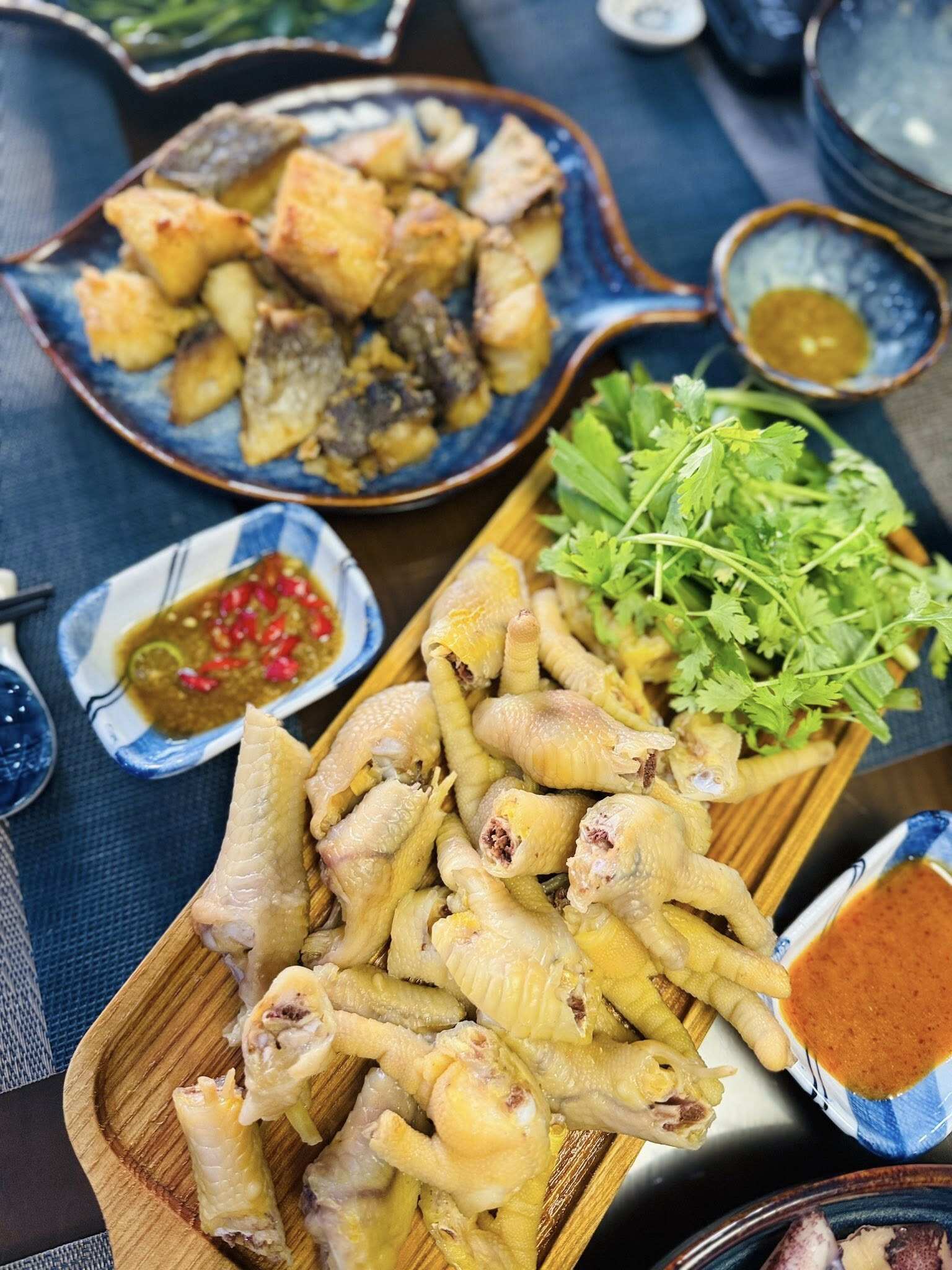Những bữa cơm nhà Hoàng Trang khiến mọi người xuýt xoa: Đúng là cơm nhà người ta chuẩn content triệu like, Chị khéo tay quá, Ăn như này khó gầy lắm, Ngon quá chị ơi...