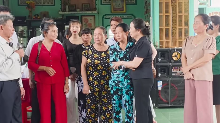 Giây phút đoàn tụ này họ đã mong chờ từ lâu