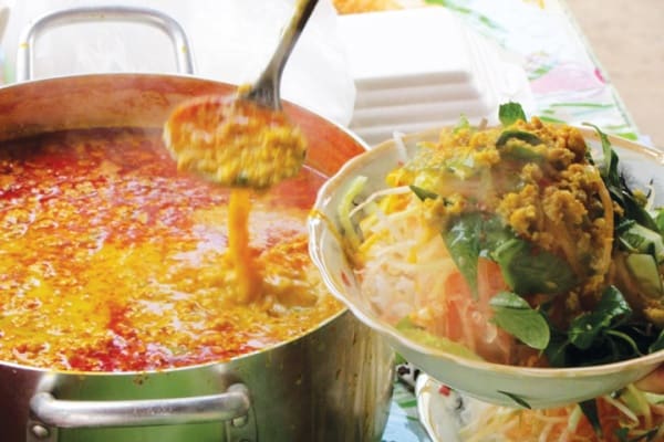 Cách chế biến cầu kỳ cho tô bún bắt mắt